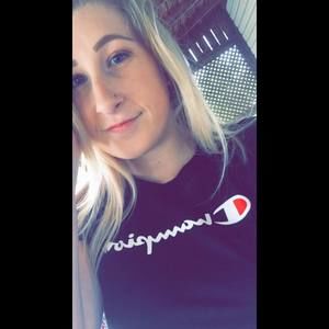 Meet your Posher, Holly